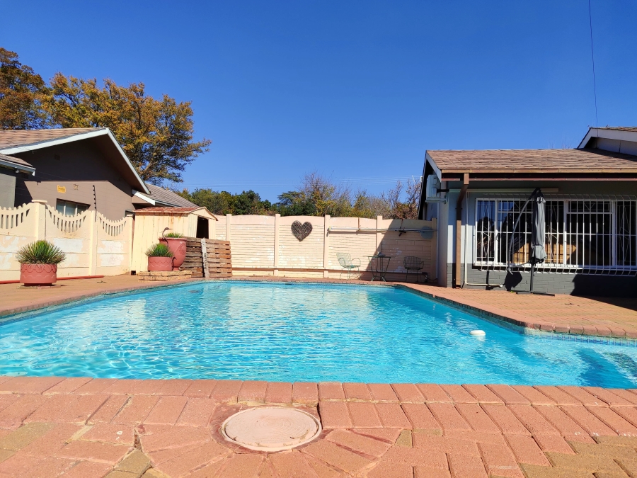 3 Bedroom Property for Sale in Meiringspark North West